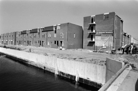 De bouw van de eerste woningen van de nieuwbouwwijk de Purmer dat onderdeel is v, Bestanddeelnr 931-6605