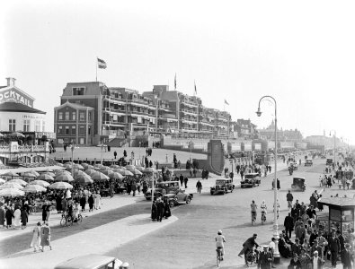 De boulevard in Scheveningen, Bestanddeelnr 189-0763