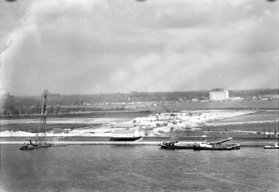 De bouw van de Brienenoordbrug te Rotterdam De werkzaamheden aan de noordoever , Bestanddeelnr 912-2890