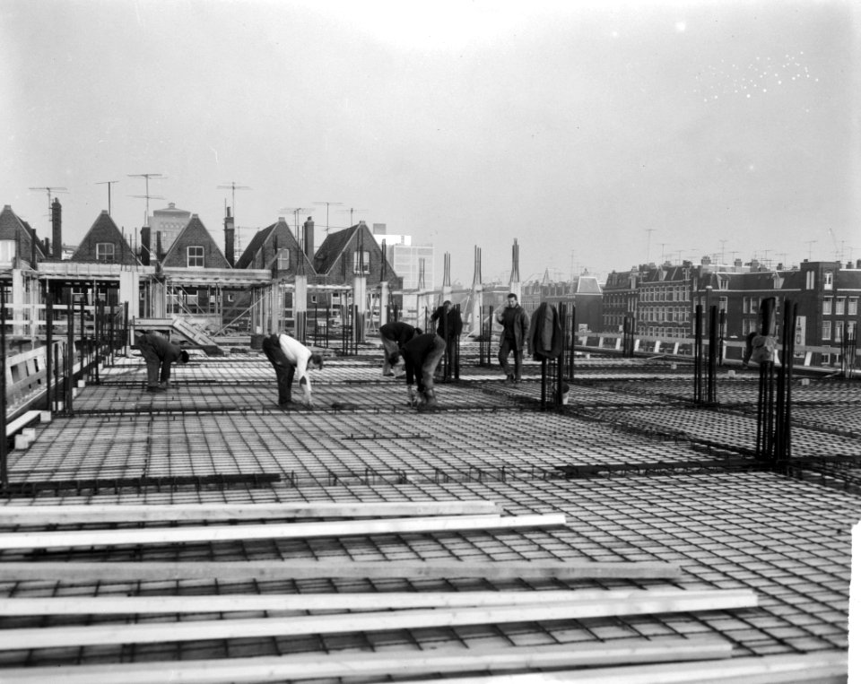 De bouwvakkers van Texel werken weer, hier op bouwwerk aa de Wibautstraat, Bestanddeelnr 917-1138