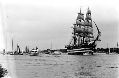 De Amerigo Vespucci op het Noordzeekanaal, Bestanddeelnr 930-9512