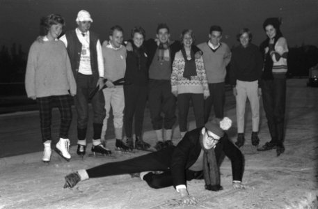 De AVSV gaf ijsfeest op de Jaap Edenbaan ter gelegenheid van het lustrum, Bestanddeelnr 914-4904