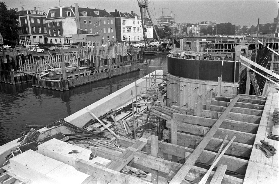 De brug is in aanbouw, Bestanddeelnr 921-6636