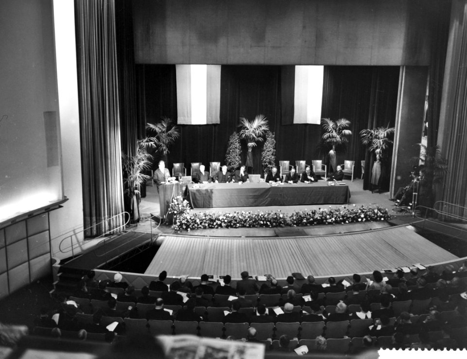 De burgemeester van West-Berlijn Willy Brandt spreekt in Utrecht, overzicht van , Bestanddeelnr 910-2960