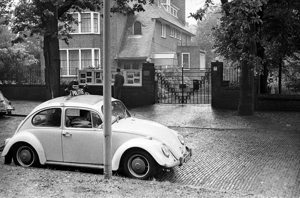 De ambtswoning van de Chinese zaakgelastigde op de Adriaan Goekooplaan te Den Ha, Bestanddeelnr 919-3705