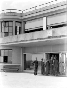 De aankomsthal van de luchthaven van Warschau in Polen, Bestanddeelnr 190-0018
