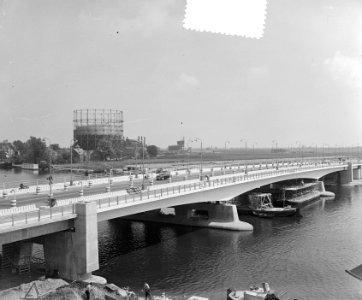 De Amstelbrug bij de Rijnstraat in Amsterdam voor de rijksweg naar Utrecht is nu, Bestanddeelnr 906-5056