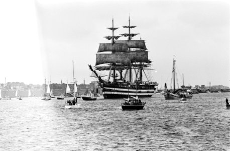 De Amerigo Vespucci op het Noordzeekanaal, Bestanddeelnr 930-9511