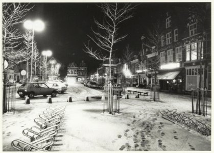 De Botermarkt in de sneeuw. NL-HlmNHA 54016787