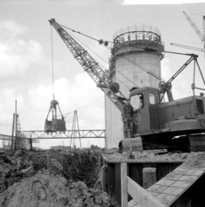 De Amsterdamse haven groeit, werkzaamheden voor het overslagbedrijf, Bestanddeelnr 911-5713