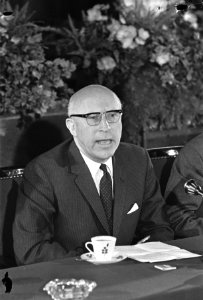 De aanstaande burgemeester van Amsterdam, de heer I. Samkalden, Bestanddeelnr 920-4578