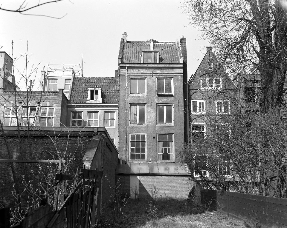 De achtergevel van het achterhuis van Anne Frank, Bestanddeelnr 908-4334
