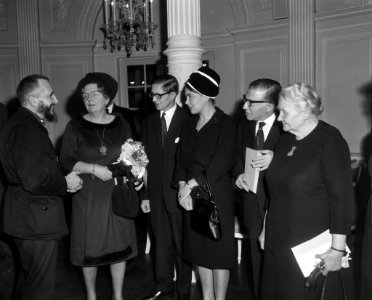 De Albert Schweitzerprijs uitgereikt aan mevrouw G. Kurtz in Concertgebouw v.l.n, Bestanddeelnr 917-3649