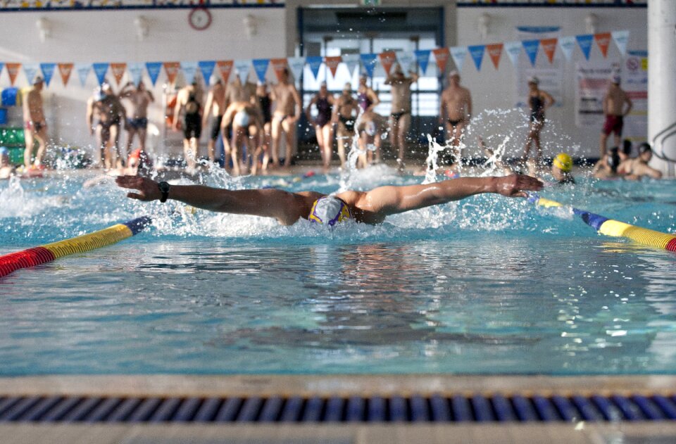 Swimming exercise pool