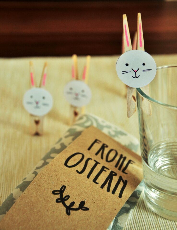 Table decoration glass easter bunny