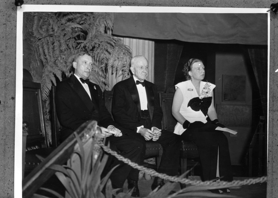 De Amerikaanse filantroop Thomas J. Watson schenkt prinses Juliana 100.000 gulde, Bestanddeelnr 901-2941
