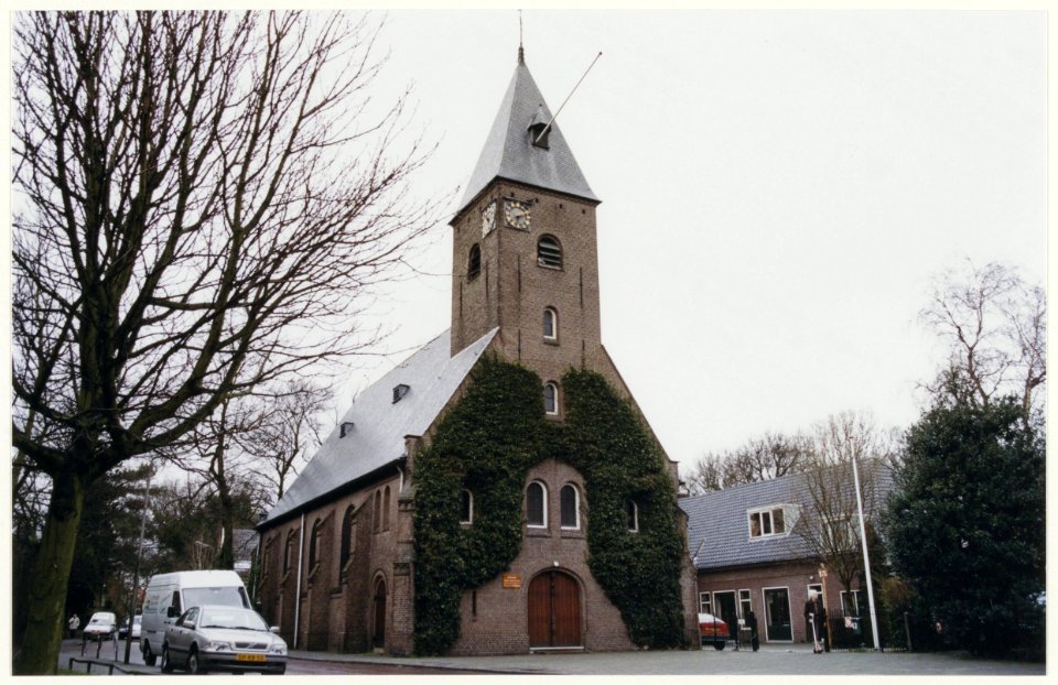 De Dorpskerk aan de Burgemeester Enschedelaan in Santpoort. NL-HlmNHA 54050079
