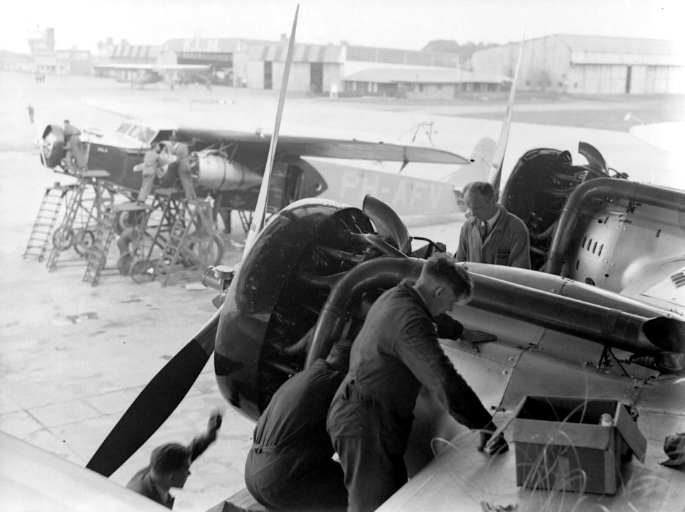 De Arend van Fokker in de hangar, Bestanddeelnr 190-0089