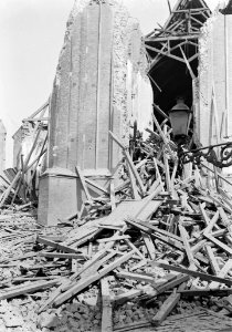 De door de Duitsers opgeblazen toren van de Martinikerk, Bestanddeelnr 900-2707