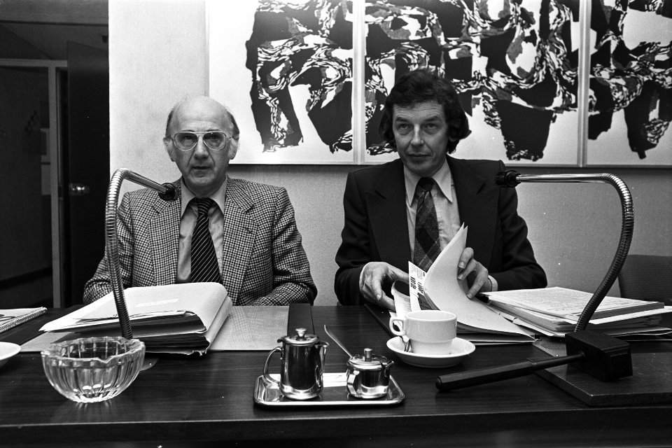 De Federatieraad van de FNV bijeen Links vice-voorzitter Wim Spit, rechts voorz, Bestanddeelnr 929-5261