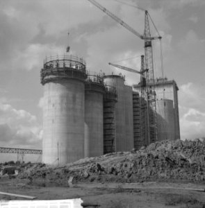 De Amsterdamse haven groeit, werkzaamheden voor het overslagbedrijf, Bestanddeelnr 911-5717