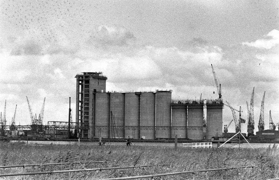 De Amsterdamse haven groeit, Bestanddeelnr 911-5703