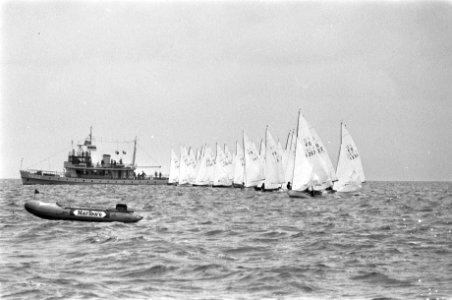 De FD-zeilboten bij de start, bij Medemblik, Bestanddeelnr 925-7110