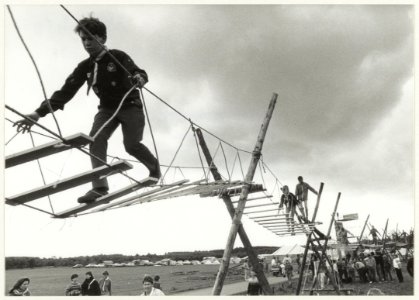 De Haarlemse Jamborette in het Recreatiegebied Spaarnwoude, komt in het Guinness Book of Records met een touwbrug van 546 mtr. en 12 cm. NL-HlmNHA 54020876