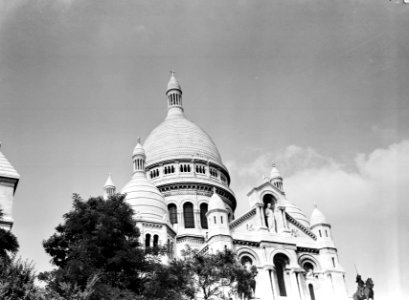 De basiliek Sacré Coeur op de Montmartre, Bestanddeelnr 252-0147