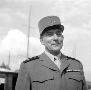 De Franse generaal de Lattre de Tassigny aan dek, Bestanddeelnr 255-7601