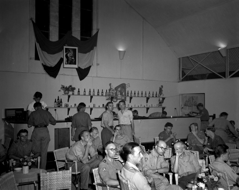 De bar van de kantine, Bestanddeelnr 10688