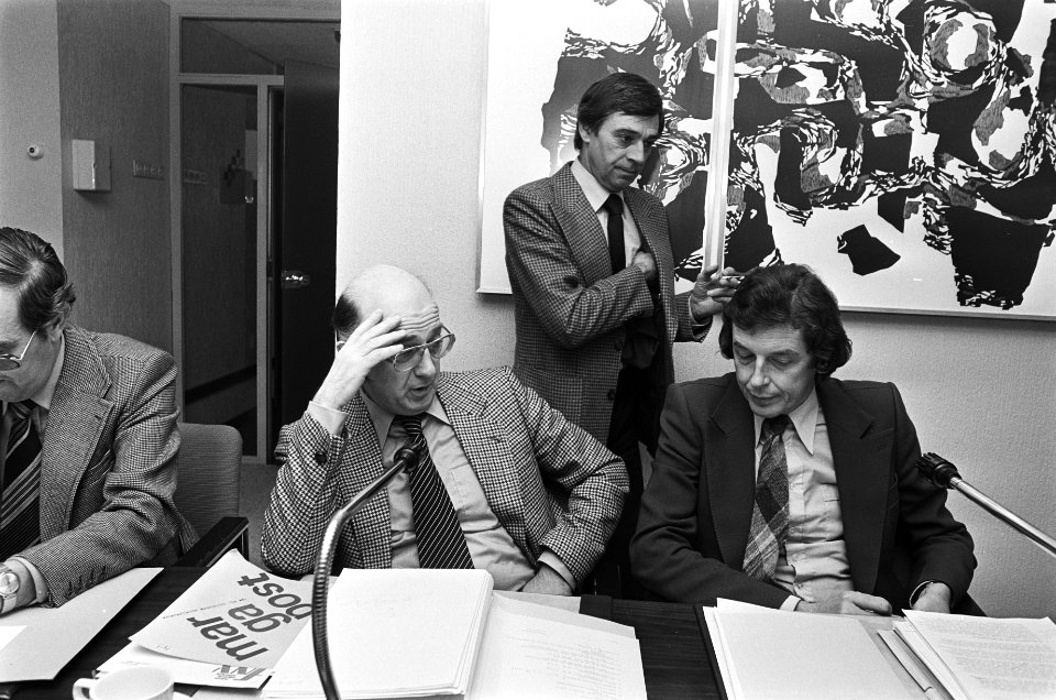 De Federatieraad van de FNV bijeen van links naar rechts Herman Bode, vice-voo, Bestanddeelnr 929-5262