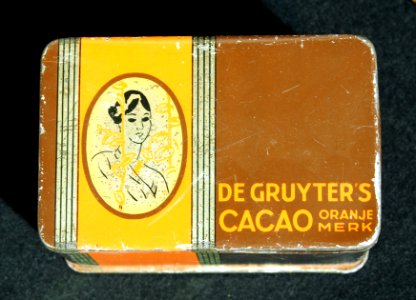 De Gruyters cacao, oranje merk,vierkant blik, foto2