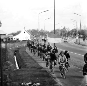 De fietsende supporters, Bestanddeelnr 926-8185