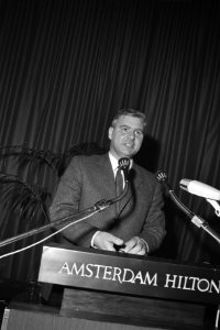 De Gast aan het woord namens de redactie van het Rotterdams Nieuwsblad, Bestanddeelnr 924-5546