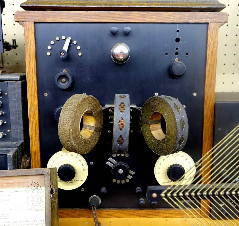 De Forest Radio Tel. & Tel. Co. unidentified equipment - New England Wireless & Steam Museum - East Greenwich, RI - DSC06711