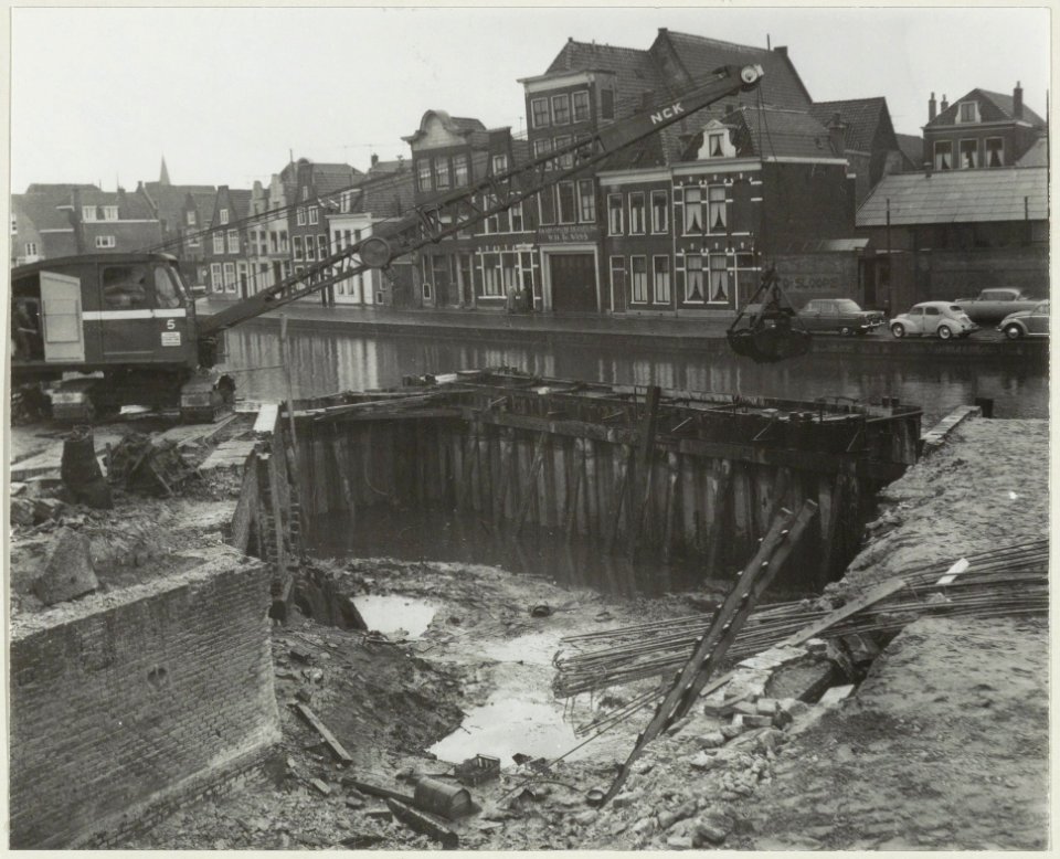 De gesloopte Wildemansbrug, ziende naar het zuidoosten. NL-HlmNHA 54008652