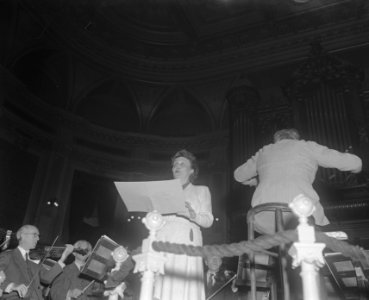 De Franse mezzo-sopraan Noemie Perugia tijdens generale repetitie in het Concert, Bestanddeelnr 901-9612