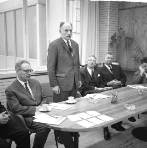 De GAK-zeskamp te Amsterdam Links Botwinnik, derde van links van het Hull, Bestanddeelnr 915-8363