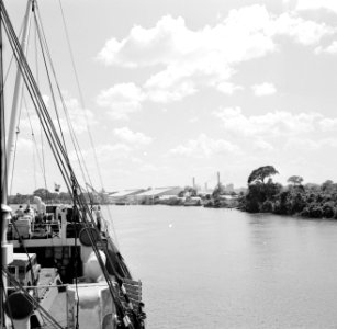 De fabriek van de Billiton Maatschappij aan de Surinamerivier in Suriname, gezie, Bestanddeelnr 252-2141