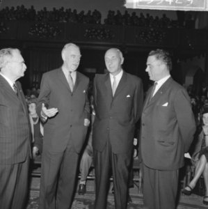 De Europese Beweging in Nederland W Drees, Dean Acheson, dr S Mansholt en mi, Bestanddeelnr 915-5429