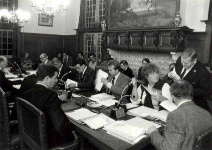 De gemeenteraad van Haarlemmerliede en Spaarnwoude in begrotingsvergadering bijeen in het gemeentehuis te Halfweg. Aangekocht in 1985 van United Photos de Boer bv. - Negatiefnummer 24718 k 5, NL-HlmNHA 1478 25900 K 38