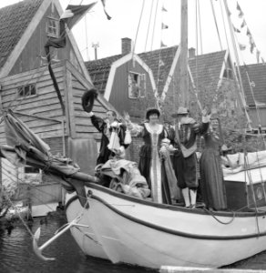 De fa. Visser binnenvaartrederij in de Rijp, begon 300 jaar geleden geregelde di, Bestanddeelnr 917-7411