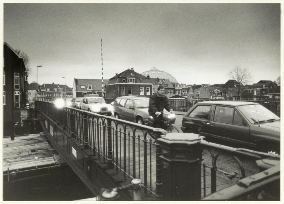 De Catharijnebrug, ziende naar het oosten. NL-HlmNHA 54032183