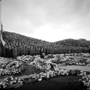 De erebegraafplaats Bloemendaal in Overveen, Bestanddeelnr 255-9121