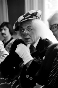 De clown Popov, Bestanddeelnr 930-3794