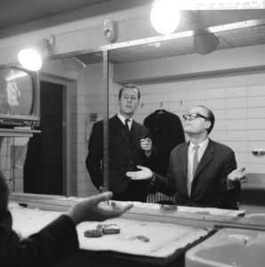 De Corry Brokken show VARA-TV-uitzending 1 december Ton en Luc Lutz (rechts) in, Bestanddeelnr 915-7876