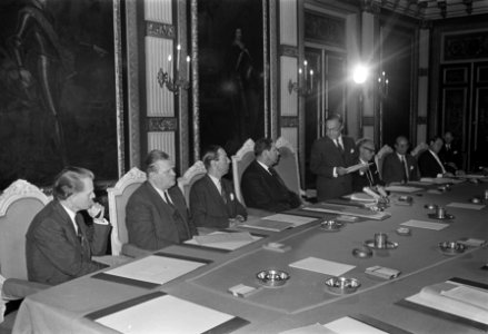 De Commissie wordt toegesproken door de minister-president, Bestanddeelnr 921-7063