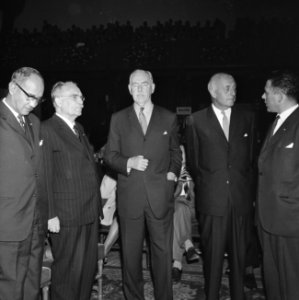 De Europese Beweging in Nederland W Drees, Dean Acheson, dr S Mansholt en mi, Bestanddeelnr 915-5424