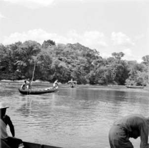 De corjaal met het koninklijk gezelschap op de Surinamerivier, Bestanddeelnr 252-4360